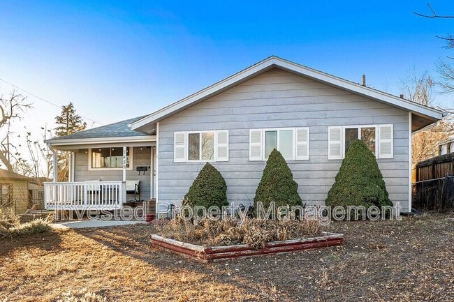 Photo - 7435 Julian St