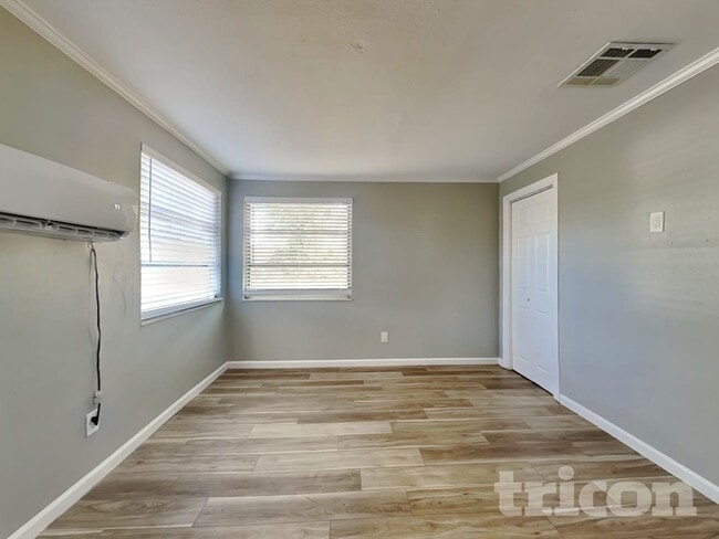 Photo - 10916 N 14th St