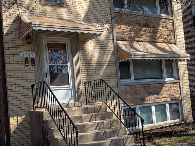 Building Photo - 4947 N Mason Ave