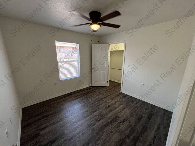 Photo - 2125 Bobwhite Ct Unidad A