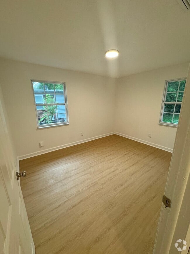 Building Photo - 2611 Sunny Acres Dr N Rental
