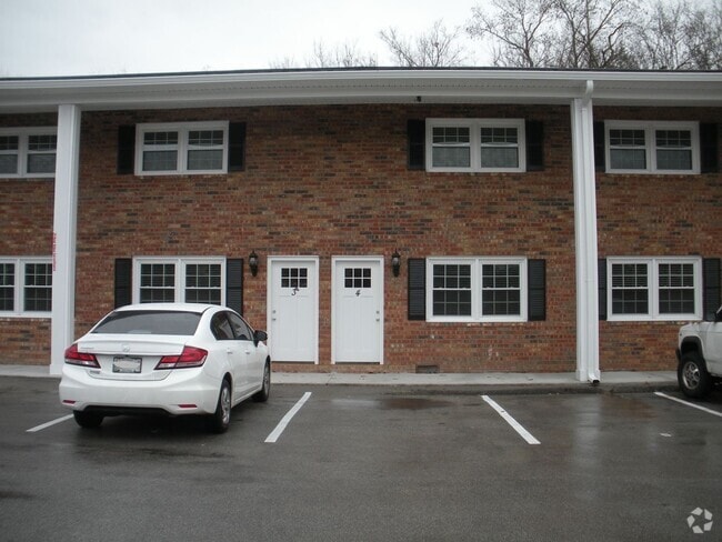 Building Photo - 2 Bedroom / 1.5 Bath Townhouse Kingsport TN