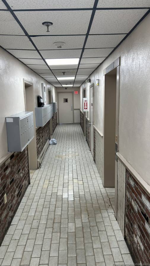 Building Photo - 87 Broad St Unit 1