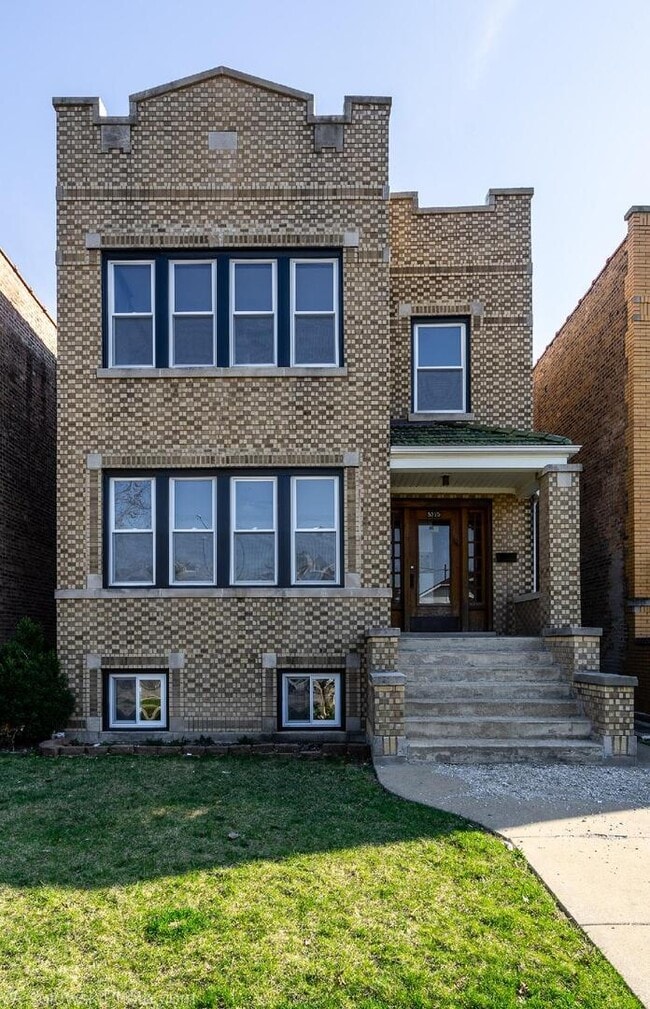 Photo - 5225 W Melrose St Unit 2