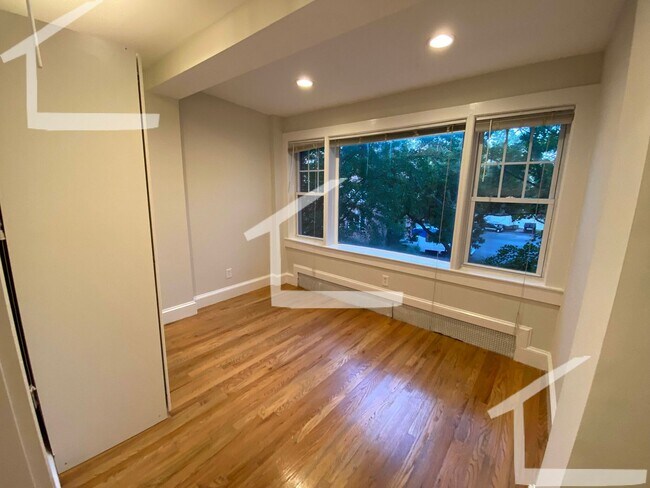 Building Photo - HOT BRIGHTON LISTING!!!!!!!!