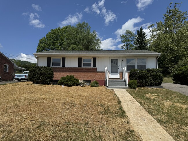 Photo - 1407 Longview Ave House