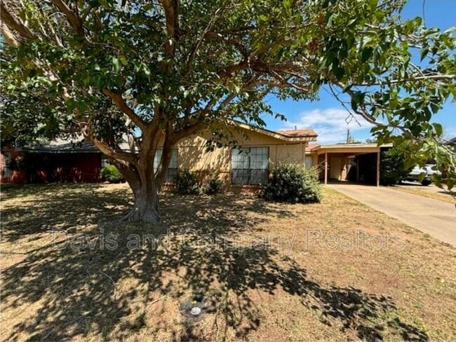 Building Photo - 4412 St Andrews Dr Unit B