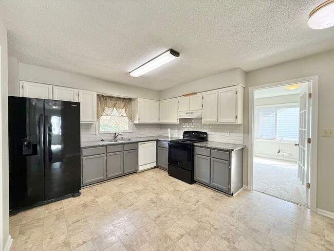 Photo - 825 Rawls Dr