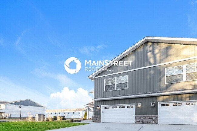 3 Bedroom Pet-Friendly Home in Jeffersonville, IN with Main Street Renewal