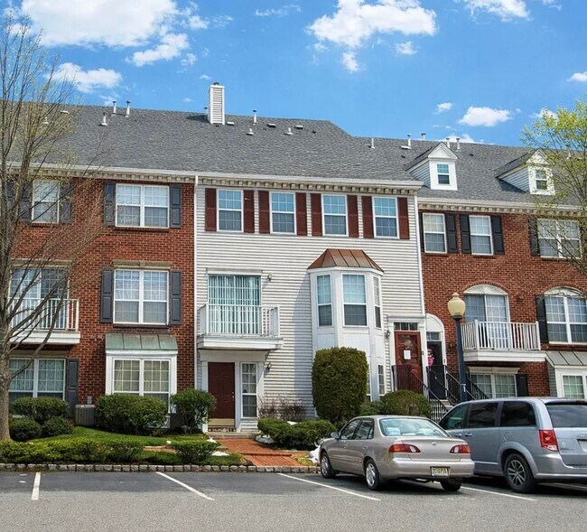 Building Photo - 17 Mulberry St