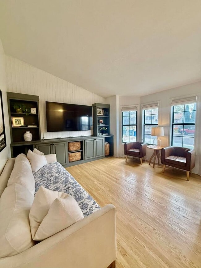 Photo - Updated Highland Area Home for Rent