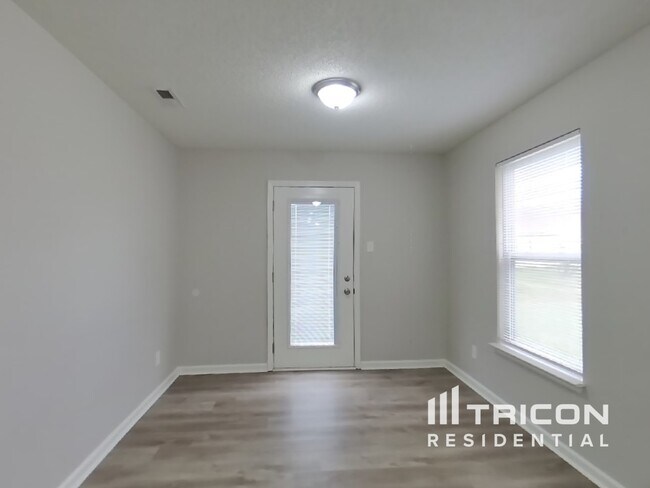 Photo - 1730 Elijah Blue Dr