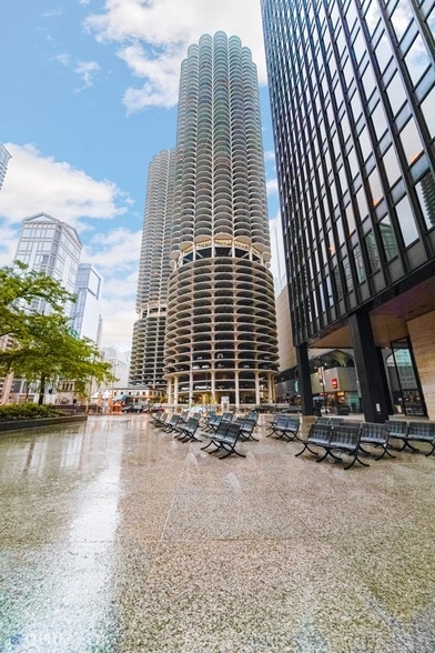 Building Photo - 300 N State St Unit 3132