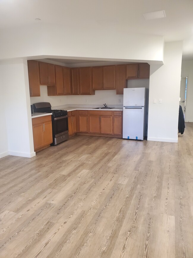 Photo - 668 Snediker Ave Unit 3