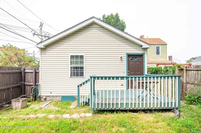 Parte trasera de la casa - 1415 S Shelby St