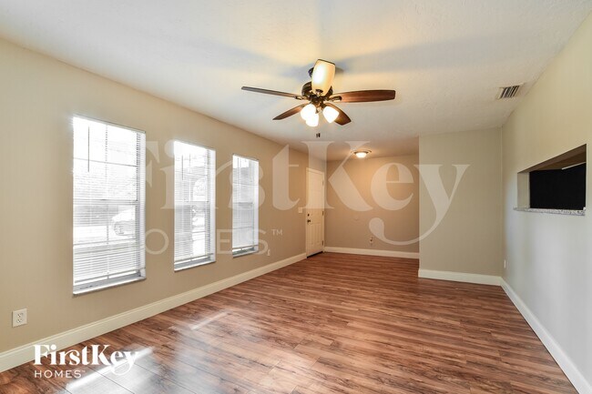 561 Hibiscus Rd