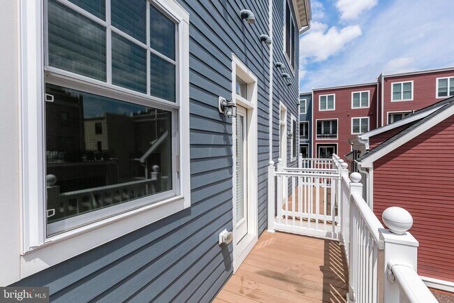 Photo - 723 Diamond Ave
