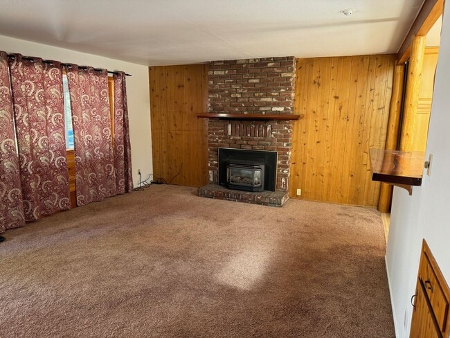 Photo - 3 Bedroom 2 Bath 2 Car Garage