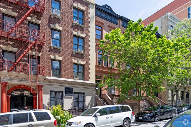 Photo - 521 W 157th St