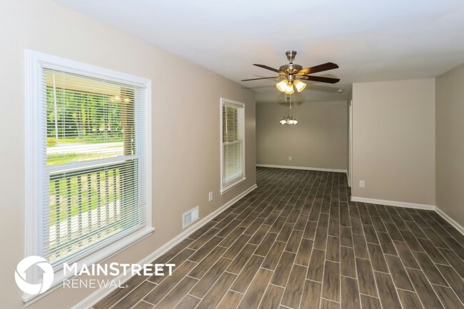 Photo - 160 Allenwood Rd