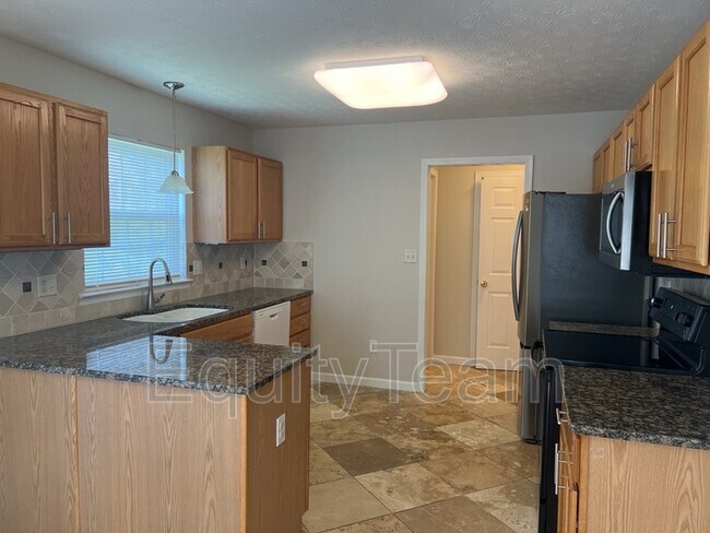 Photo - 1552 Doddington Rd