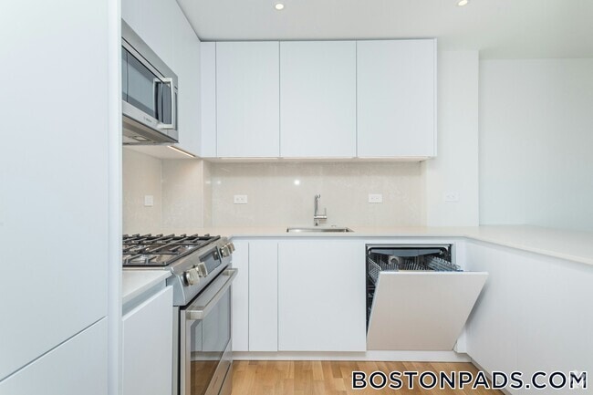 Building Photo - 1410 Columbia Rd Rental