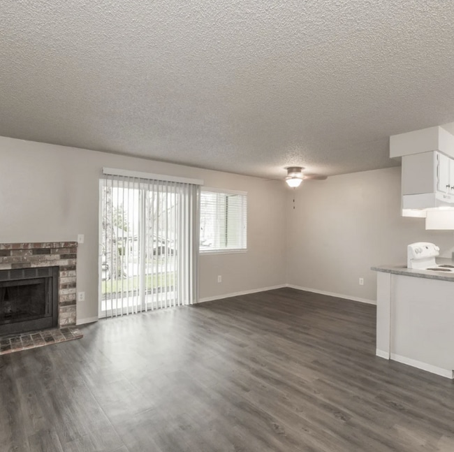 Photo - 5726 59th St Ct W Unidad 1x1