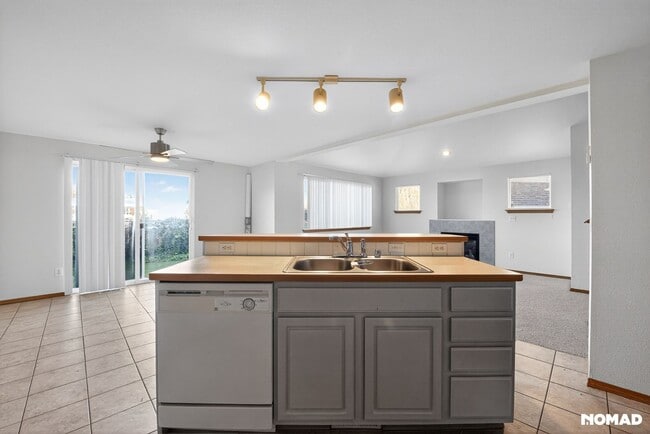 Photo - 9447 Fagan Ct NE