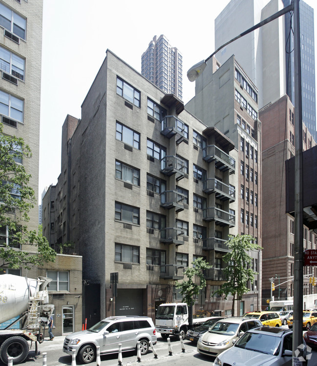 Building Photo - 207 East 37th Street Rental