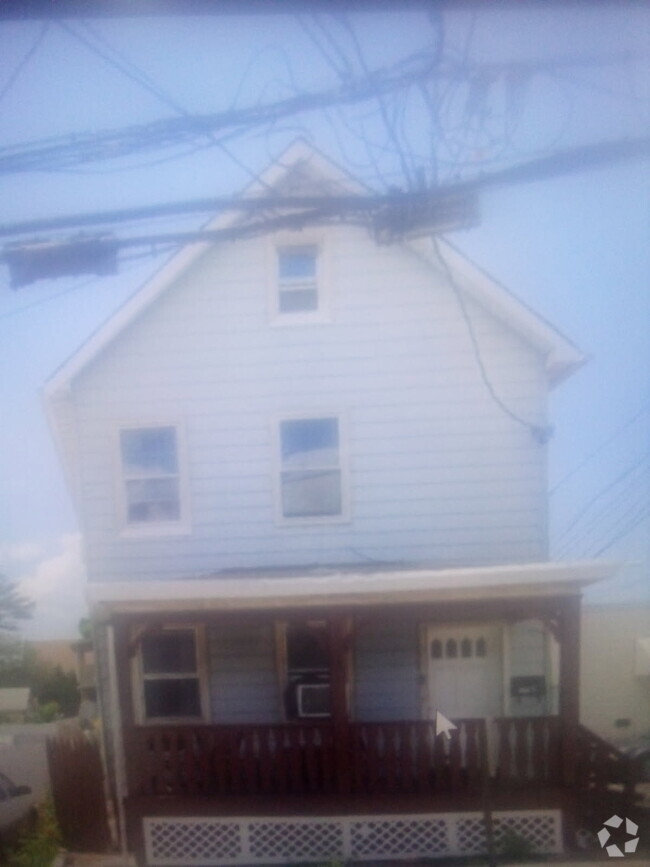 Building Photo - 325 Pershing Ave Rental