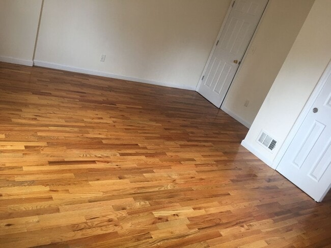 Photo - 342 HAWTHORNE Unit 3