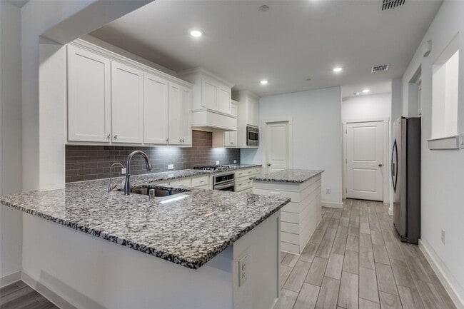 Photo - 2728 Shelby Dr