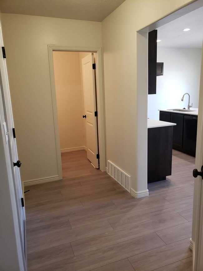 Photo - Spacious Spanish Fork Townhome