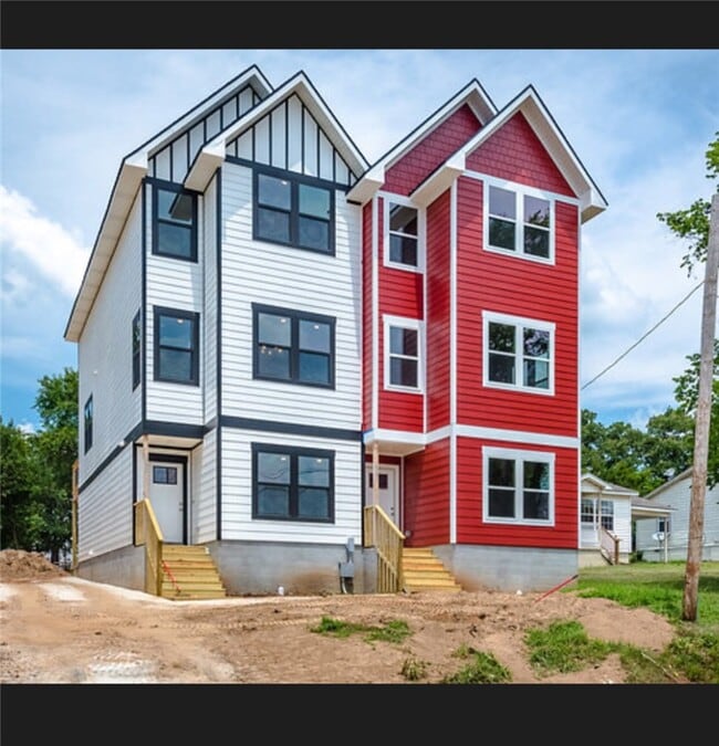 Photo - 1567 Brooks Ave