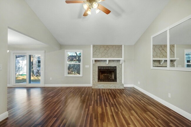 Photo - 266 Honeysuckle Way