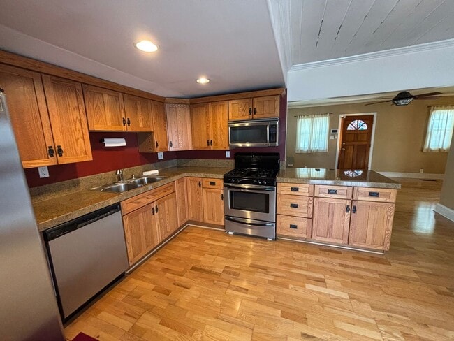 Photo - Charming 2+1 house for rent with small yar...
