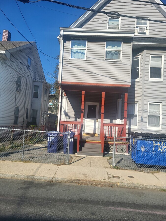 Photo - 18 Greylock Rd Apartamentos Unidad #B