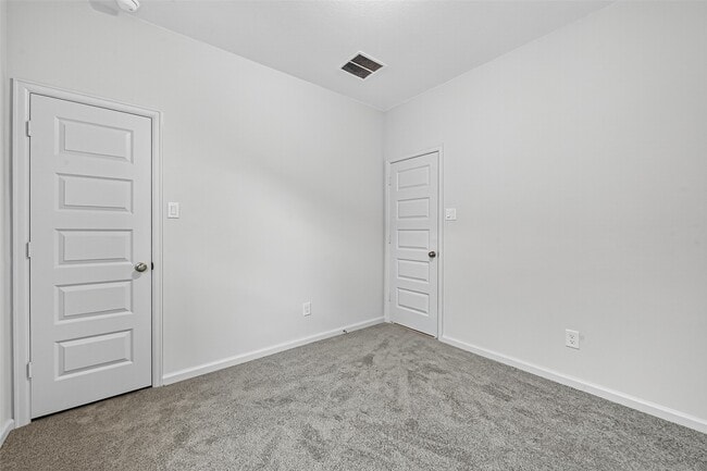 Photo - 5019 Bowen Pr Dr