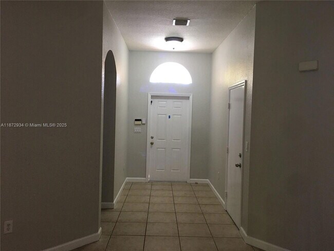 Photo - 16637 SW 52nd St