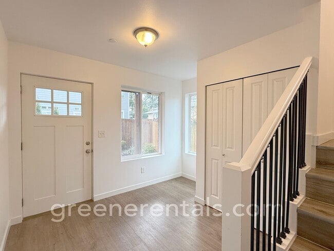 Photo - 1944 Olympia Ave NE