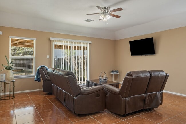 Photo - 16122 Taloncrest Dr