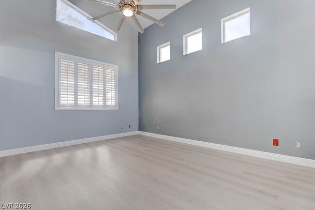 Photo - 879 Cozy Valley St