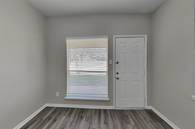 Photo - 10726 Perigrine Dr