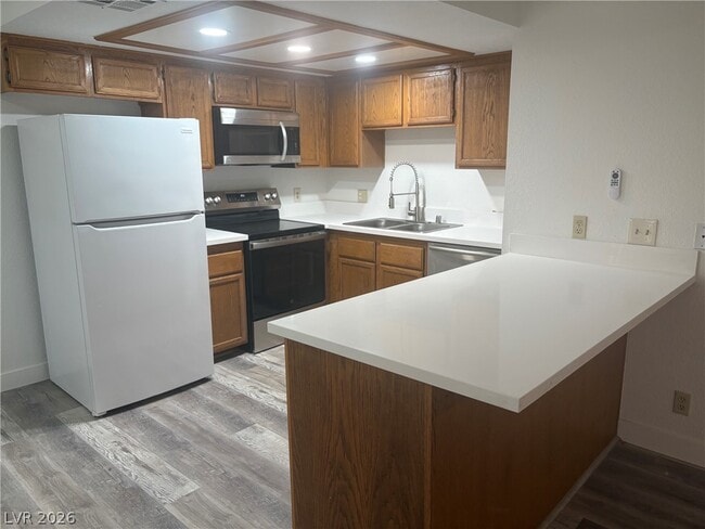 Building Photo - 7936 Decker Canyon Dr Unit 201