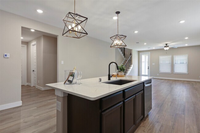 Photo - 2013 Woodland Pine Ct