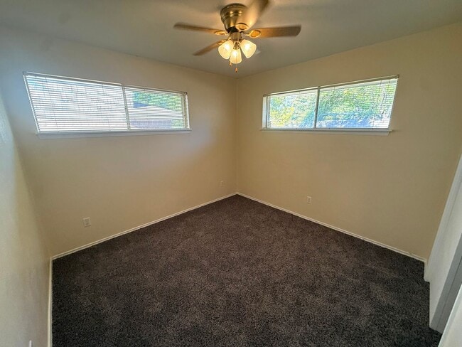 Photo - 241 Merribrook Trail