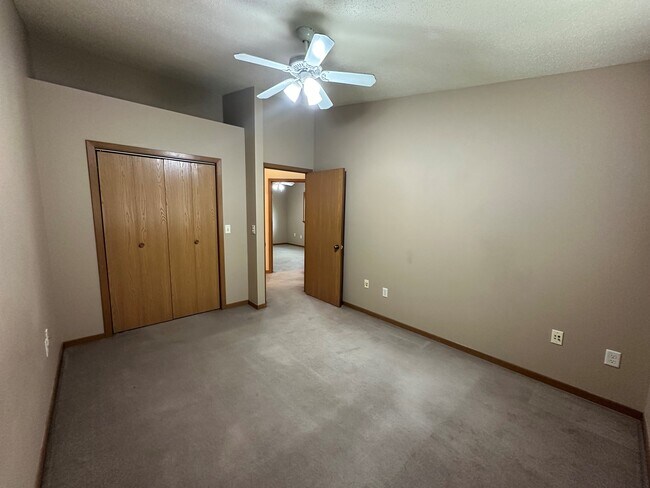 Photo - 1521 6th St E