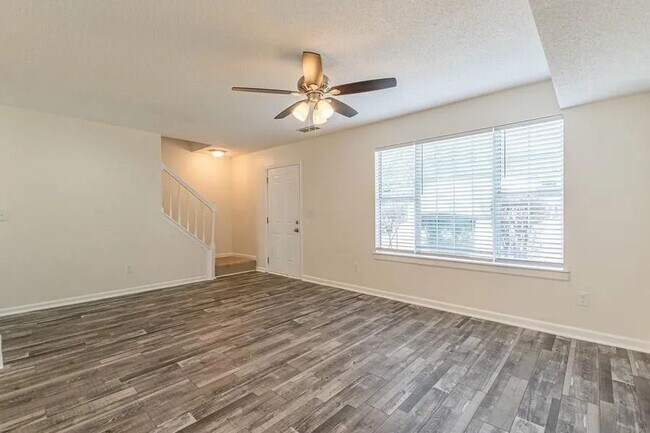 Photo - 5545 Northcut Dr