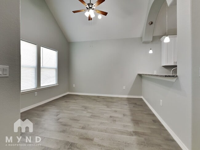 Photo - 16931 W Juneau St