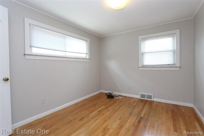 Photo - 1814 N Center St